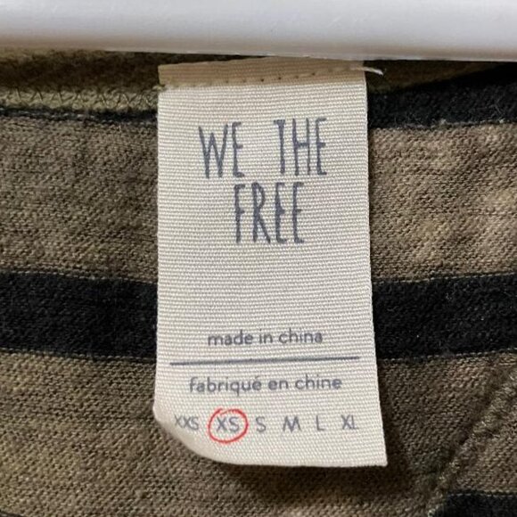 We The Free Women's Head In The Clouds Green Striped Distressed Cropped Shirt XS - Picture 3 of 5